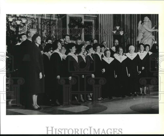 1992 Press Photo Our Lady of the Lake Church Choir at the St. Ignatius Church- Historic Images