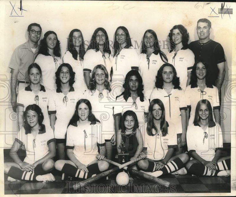 Load image into Gallery viewer, 1972 Press Photo Our Lady of the Rosary won junior indoor baseball title
