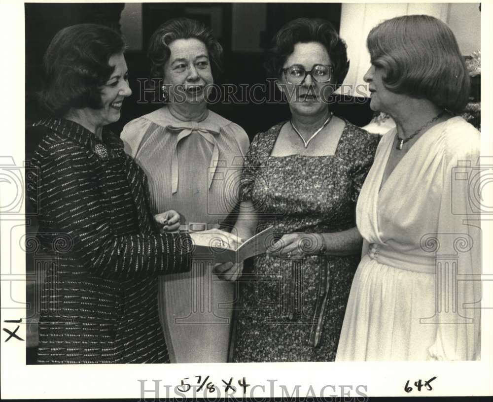 1979 Press Photo Members of the Ruth McHenry Stuart Clan at their first meeting- Historic Images