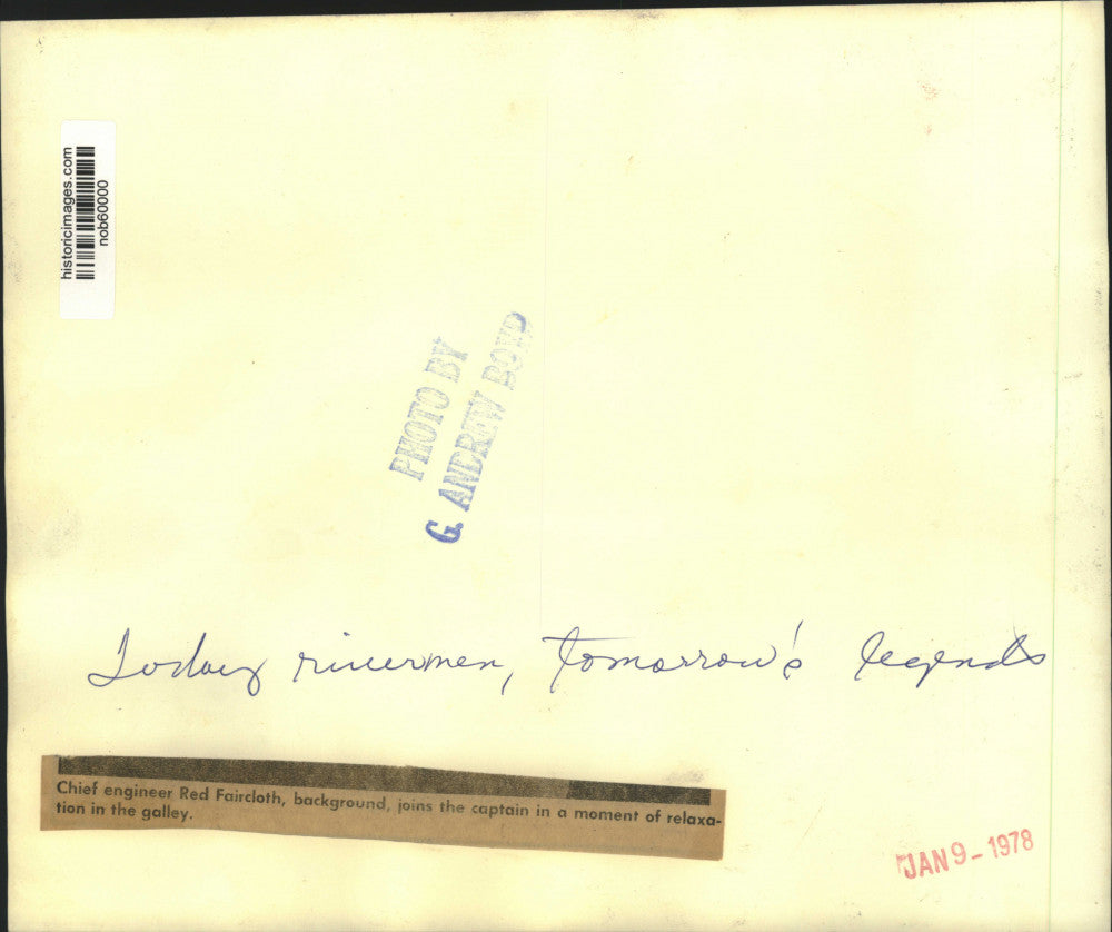 1978 Press Photo Chief engineer Red Faircloth joins the captain in the gallery