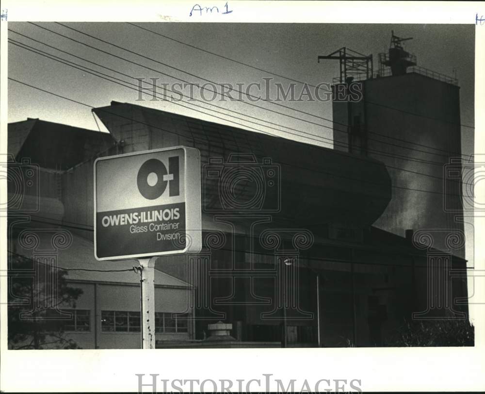 1984 Press Photo Owens-Illinois Inc. glass container on Jourdan Road- Historic Images