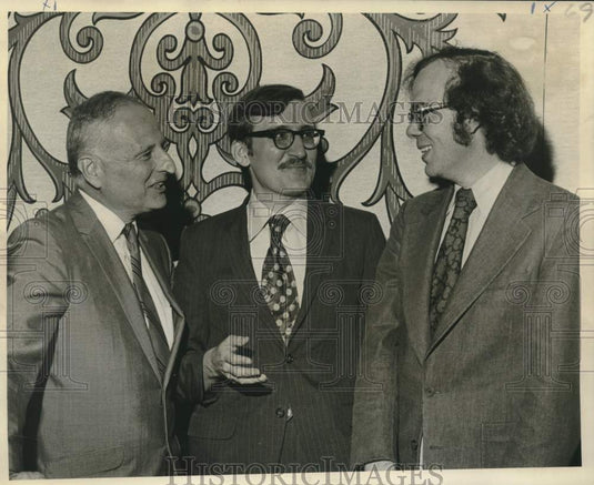 1973 Press Photo Dick Ostling and others attend Religious Newswriters meeting