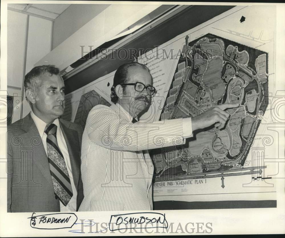 1974 Press Photo Theodore Osmundson and James Fondren look at plans of park