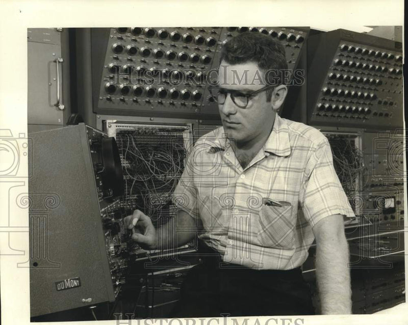 Load image into Gallery viewer, 1957 Press Photo Walter H. Pace, research engineer with Autonetics - nob60121
