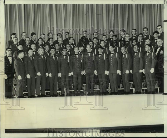 1970 Press Photo Air Force Male Chorus play at "Musical Evening at City Hall."- Historic Images