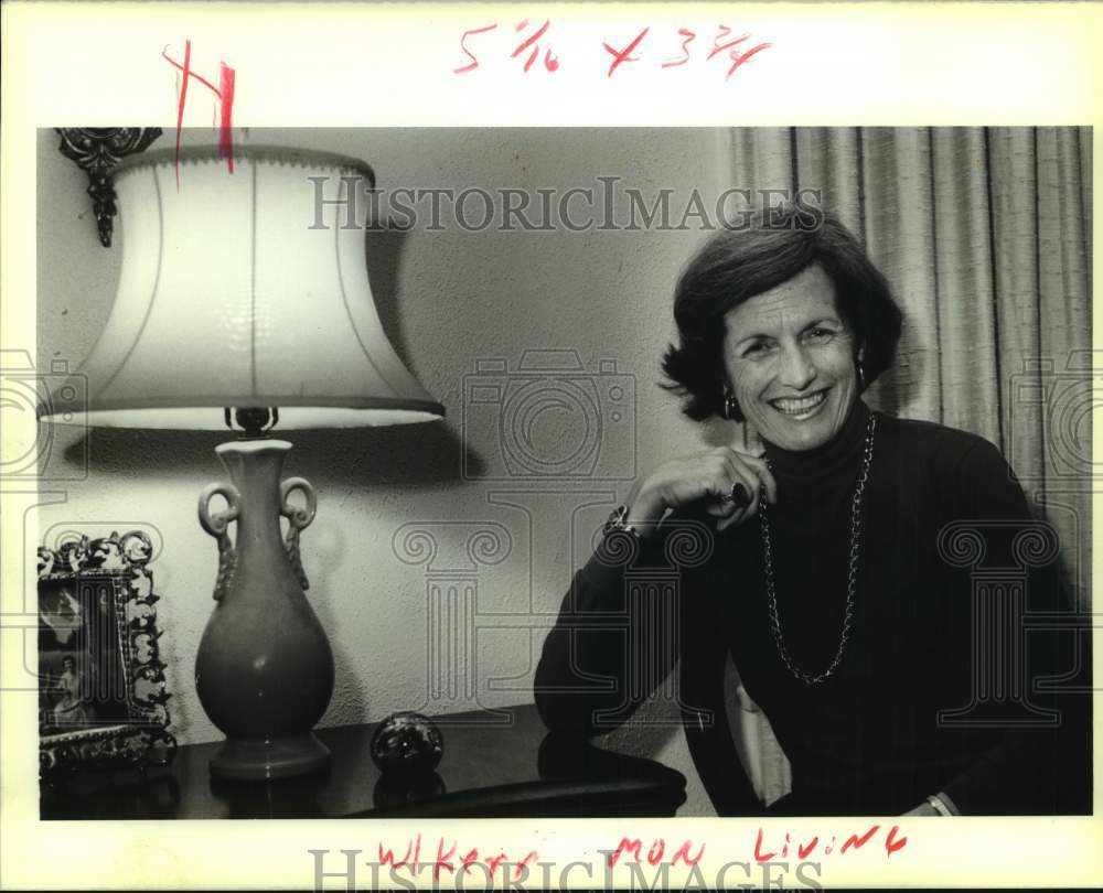 1989 Press Photo Ann Kerr at her home on 2722 Broadway - nob60961- Historic Images