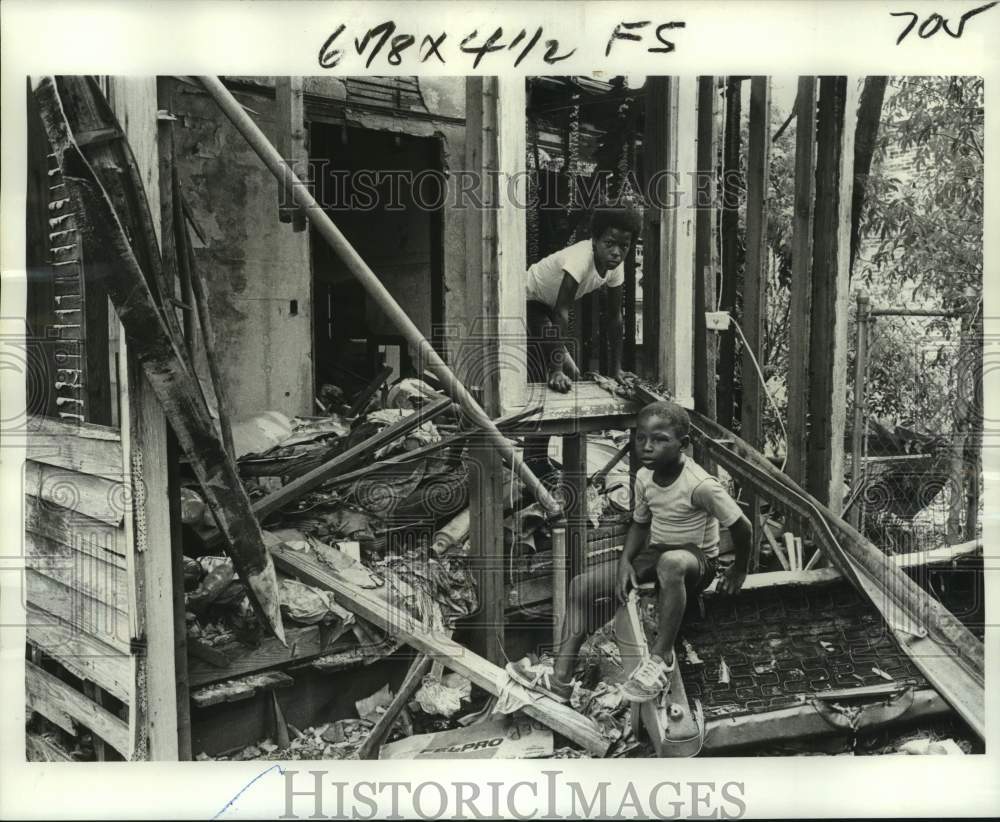 1977 Press Photo Abandoned Uptown House Is A Hazard For Children, New Orleans