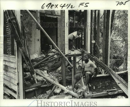 1977 Press Photo Abandoned Uptown House Is A Hazard For Children, New Orleans