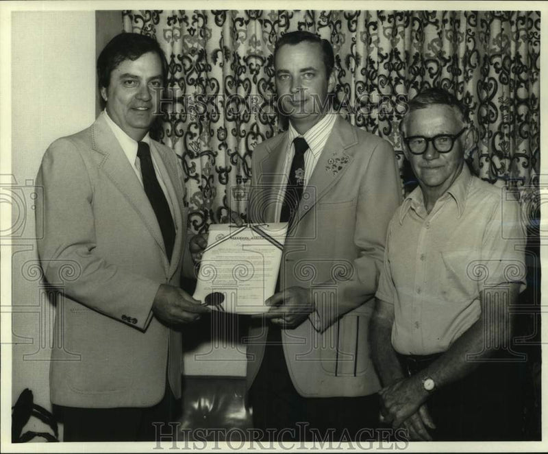 Load image into Gallery viewer, 1978 Press Photo Proclamation of Youth Week in Jefferson Parish - nob61387
