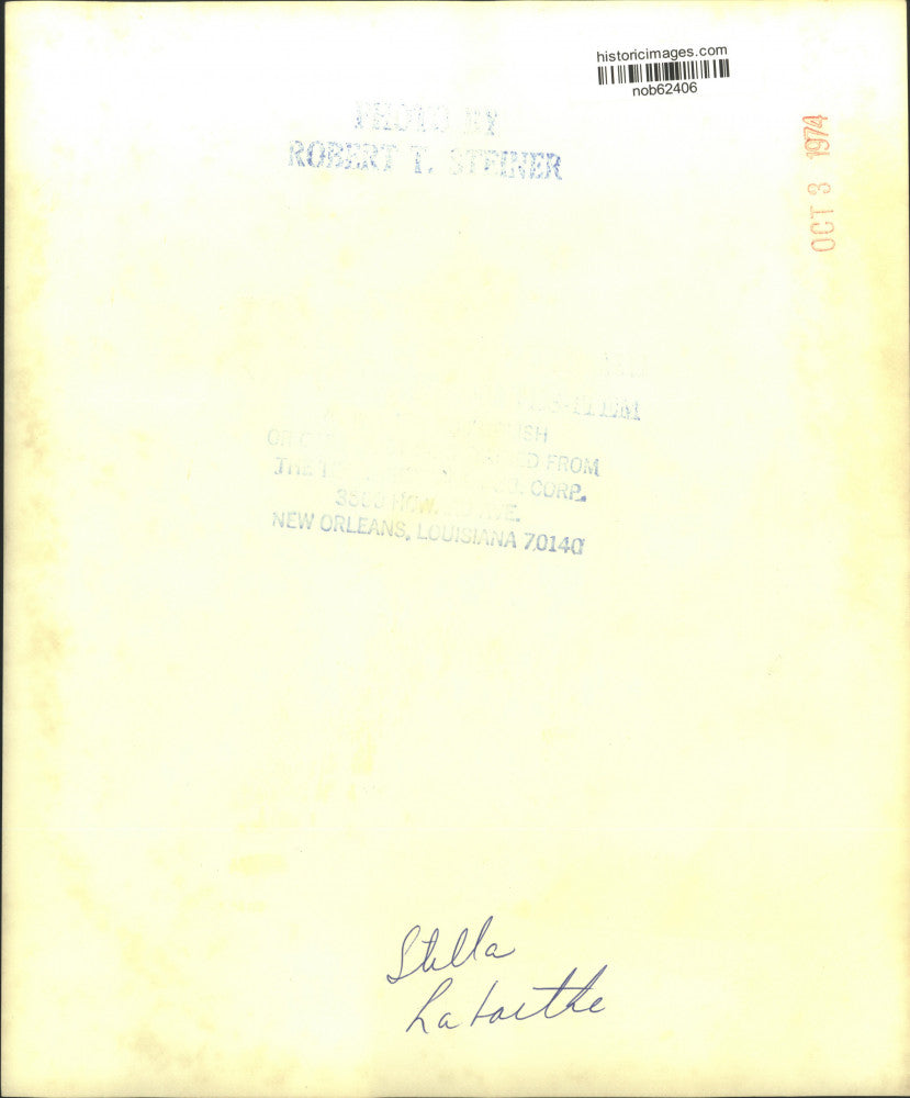 1974 Press Photo Stella Labarthe hold her gift - nob62406