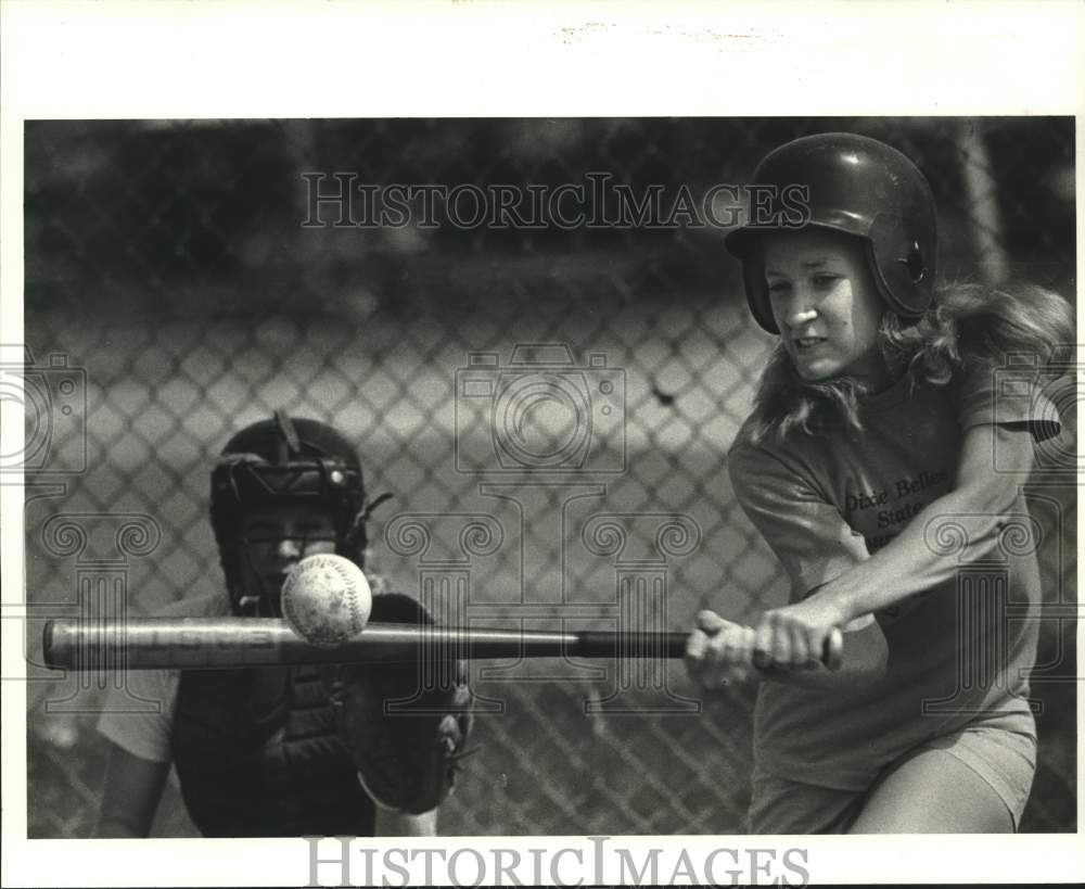 1982 Press Photo Jamie Lacciardi Swings For Good Hit During Softball Practice- Historic Images