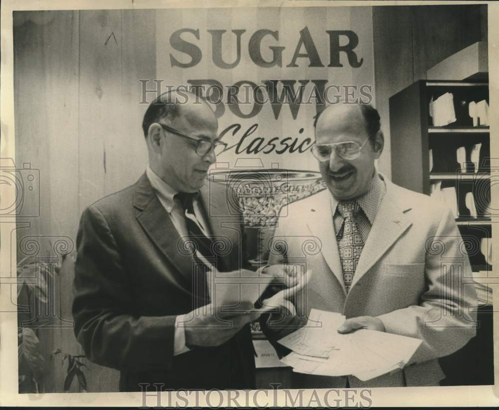 1974 Press Photo Sugar Bowl president Clifford Kern Jr and Captain Jos T. Katz- Historic Images