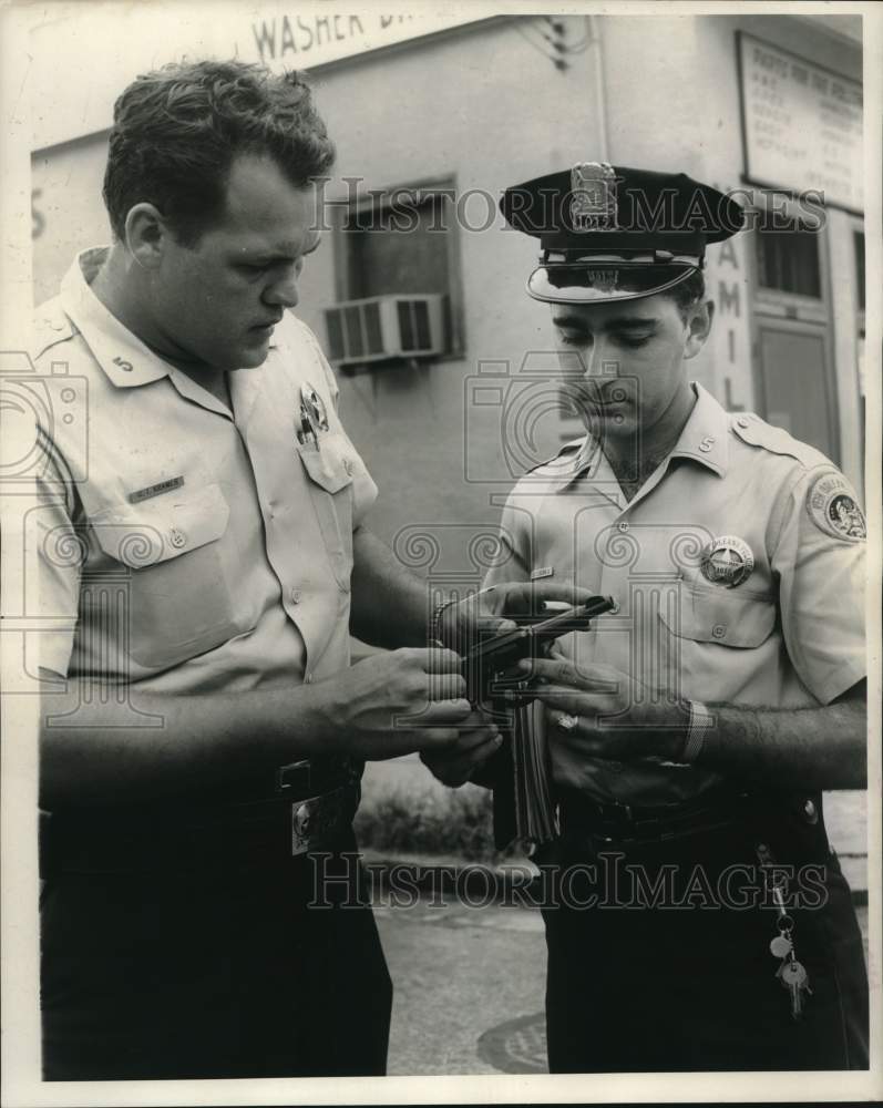 1963 Press Photo C.T. Kramer and A.G. Loicane Jr.- Historic Images