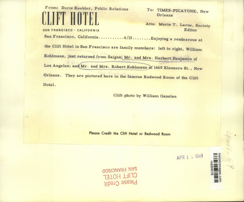 Load image into Gallery viewer, 1969 Press Photo Mr. &amp; Mrs. Robert Kohlmann etal at Clift Hotel in San Francisco
