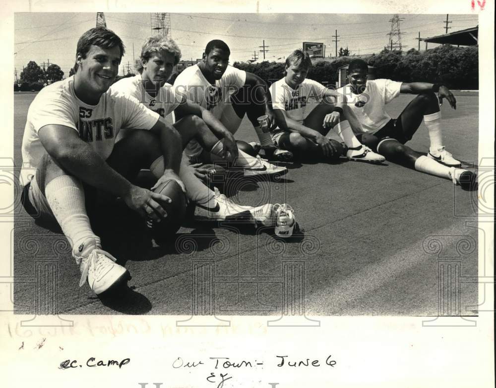 1985 Press Photo Saints&#39; Players conduct Magic Touch Football Camp at Lafreniere- Historic Images