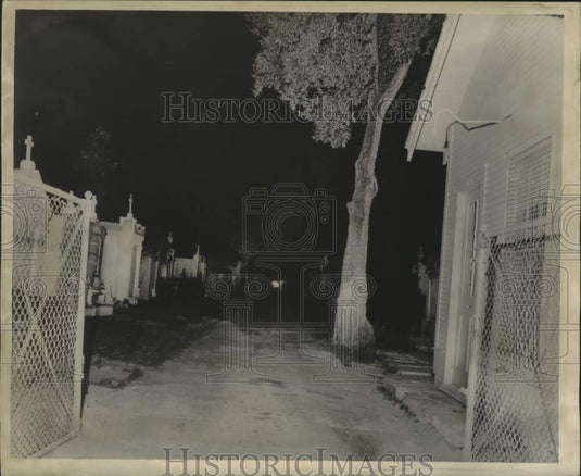 1967 Press Photo Gates Open At Night, Lafayette Cemetery