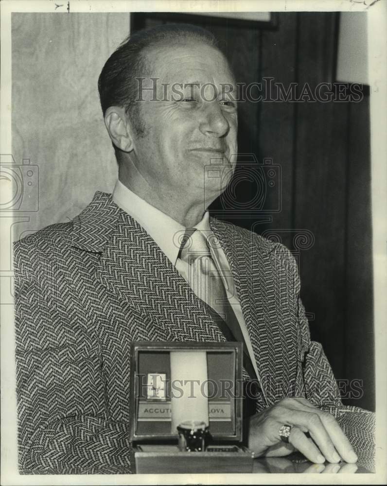 Load image into Gallery viewer, 1972 Press Photo Alvin Johnson, honored for service to Western Union Telegraph
