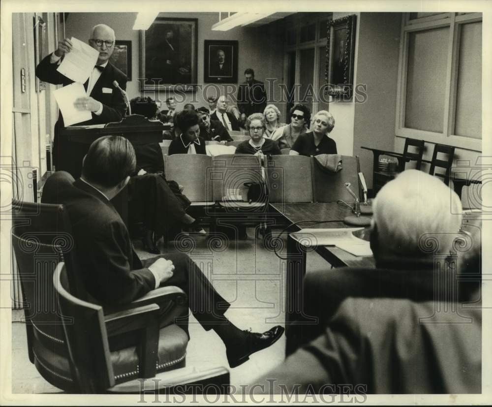 1970 Press Photo Speaker Attorney Martin Kranz, Sex Education Public School- Historic Images