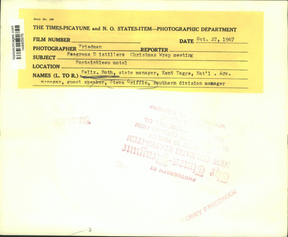 1967 Press Photo Felix Roth and others at Seagrams Distillers Christmas meeting