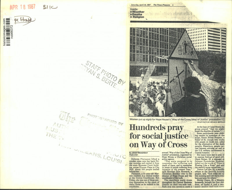Load image into Gallery viewer, 1987 Press Photo Hope House's "Way of the Cross/Way of Justice" procession
