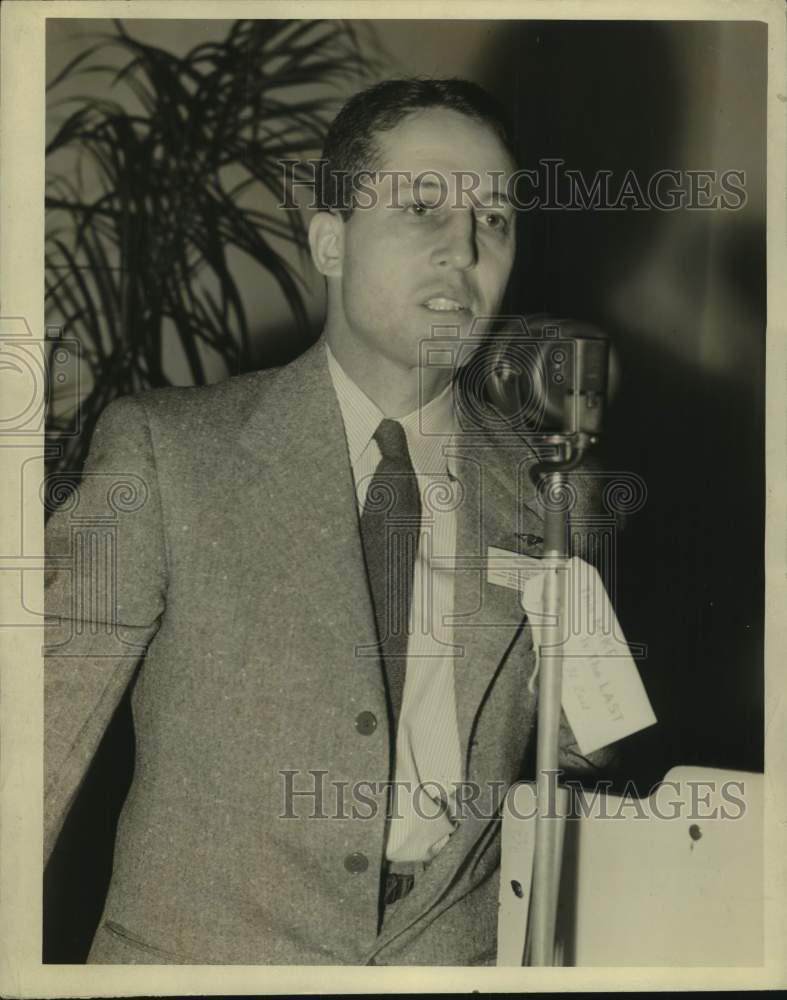 Load image into Gallery viewer, 1946 Press Photo Adolph Jastram, Homestead official - nob67041
