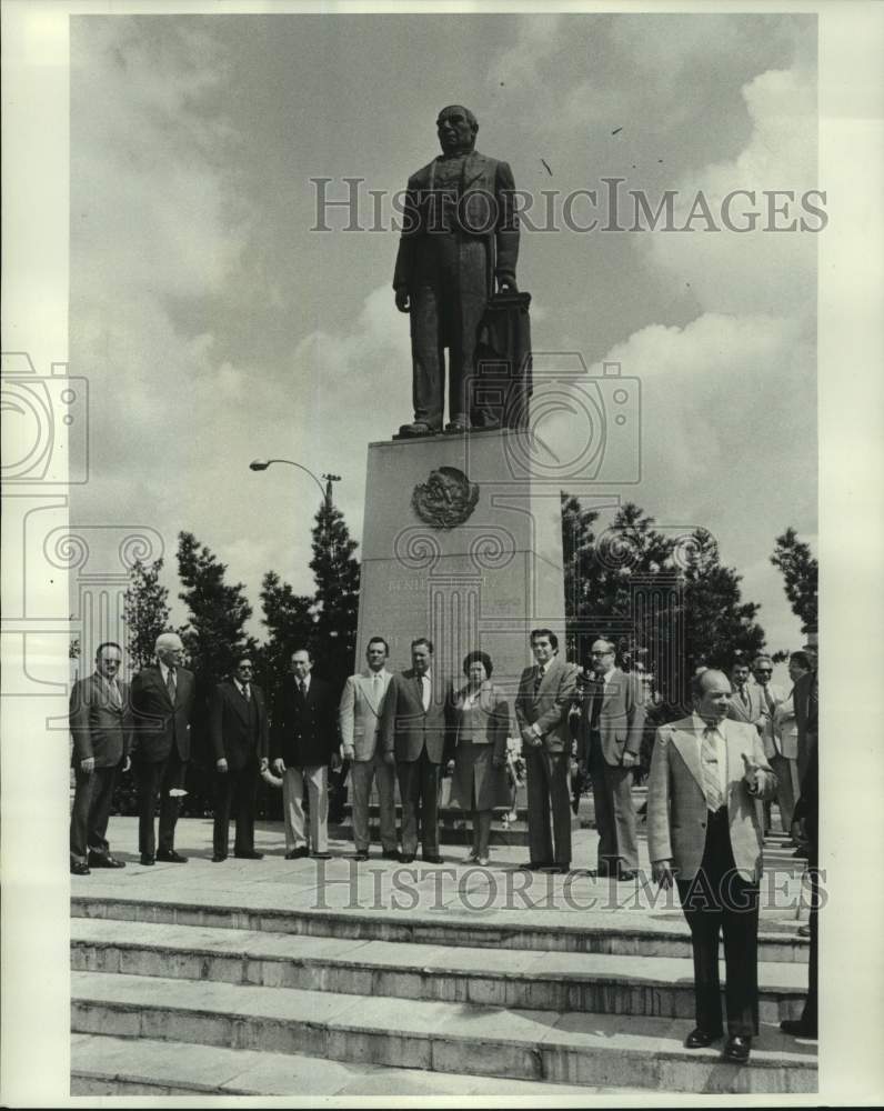 1978 Press Photo Mexico Society of New Orleans at the Statue of Benito Juarez