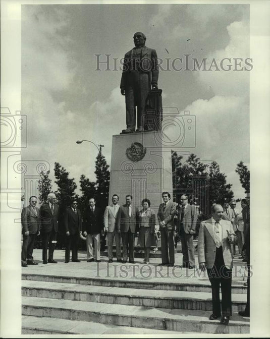 1978 Press Photo Mexico Society of New Orleans at the Statue of Benito Juarez
