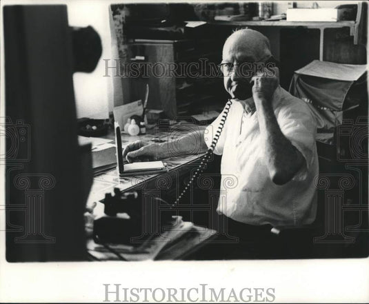 1974 Press Photo Wilfred Massicot in his workshop on his house in 9th Ward- Historic Images