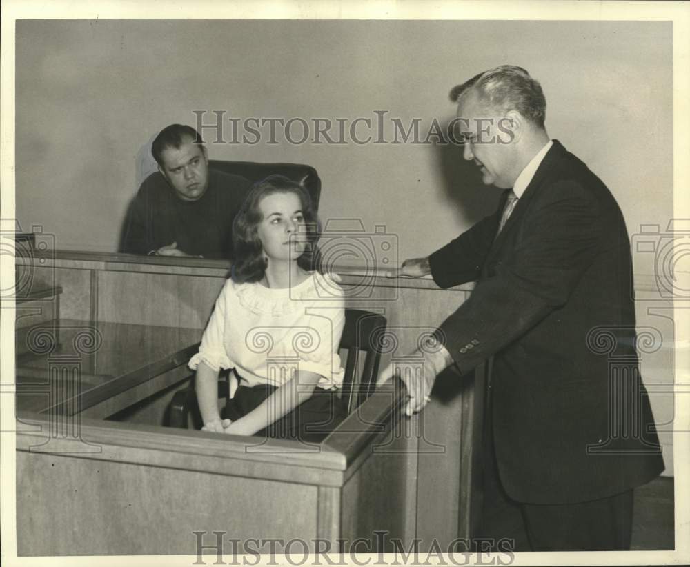 1962 Press Photo Performers of Little Theater of St. Bernard at the courthouse