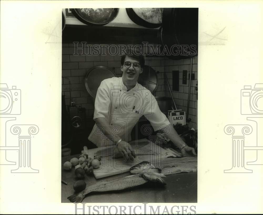 1987 Press Photo Chef Emmanuel Joinville filets a large fish - nob70353- Historic Images