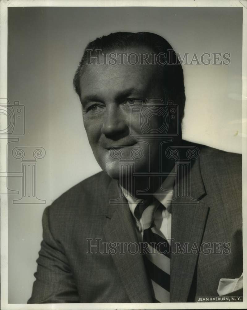 1971 Press Photo James Macwithey, assistant vice-president of Bristol-Myers Corp