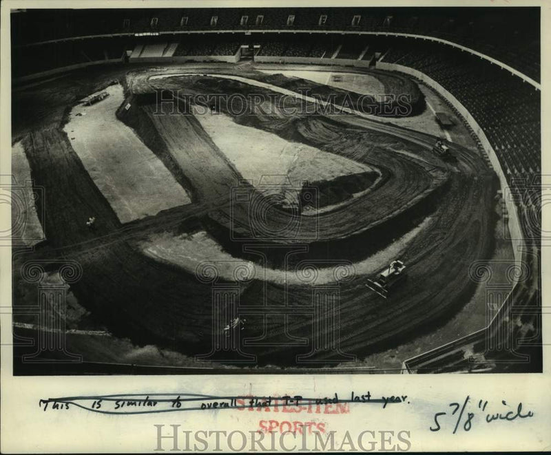 Load image into Gallery viewer, 1978 Press Photo Louisiana Superdome - nob71385
