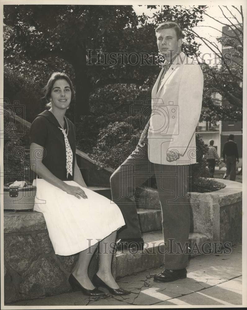 1964 Press Photo Mr. and Mrs. Peter Christopher Mahholt- Historic Images