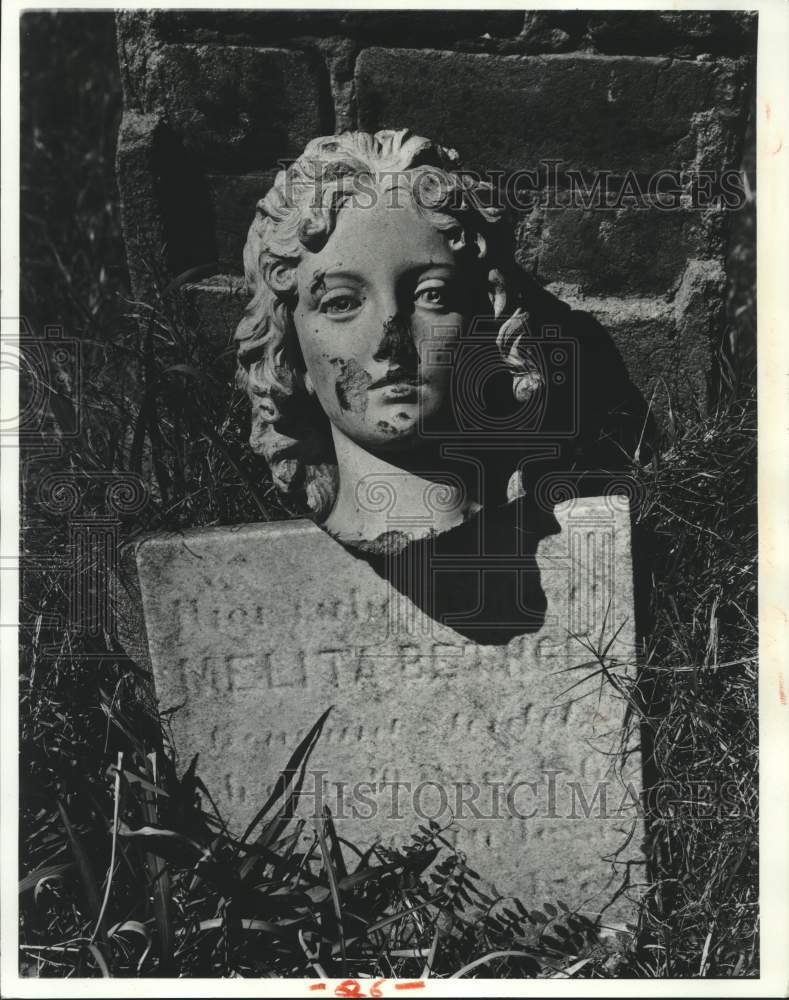 1988 Press Photo Tomb Of Melita Bethage, Lafayette Cemetery II, New Orleans- Historic Images