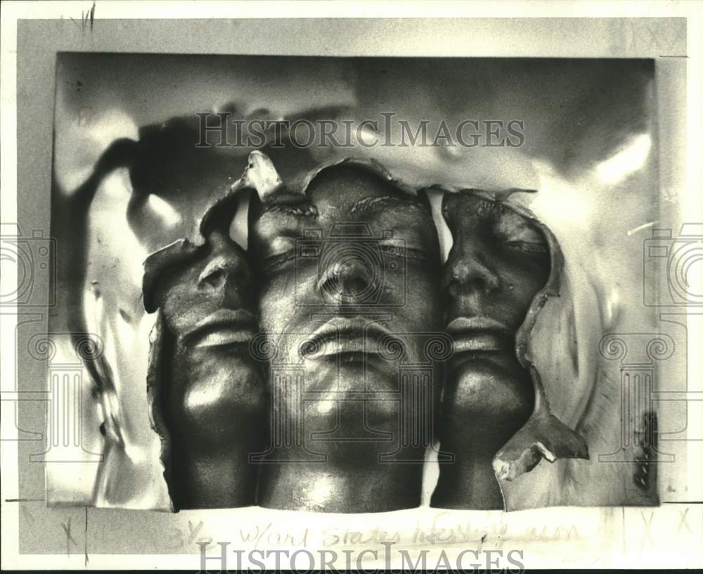 1978 Press Photo &quot;Mirror LXI&quot; relief sculpture by Bill Lundwig at Circle Gallery- Historic Images