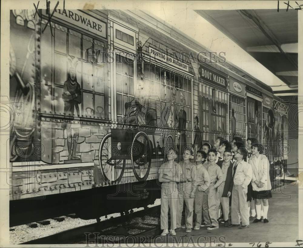 1962 Press Photo Holy Rosary School students at Henry Ford Museum at Main Street