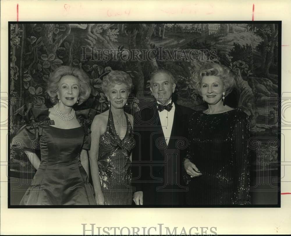 1990 Press Photo Guests at the Odessey Ball, New Orleans - nob74318- Historic Images