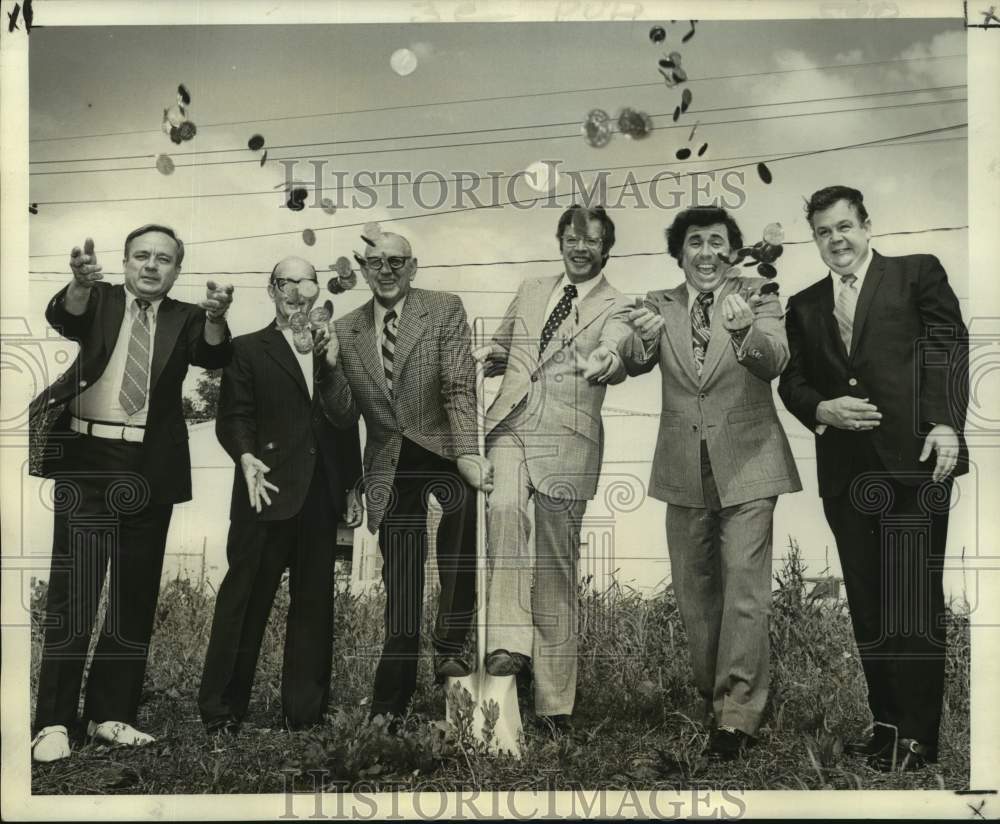 1973 Press Photo Members of Krewe of Argus at groundbreaking in Algiers