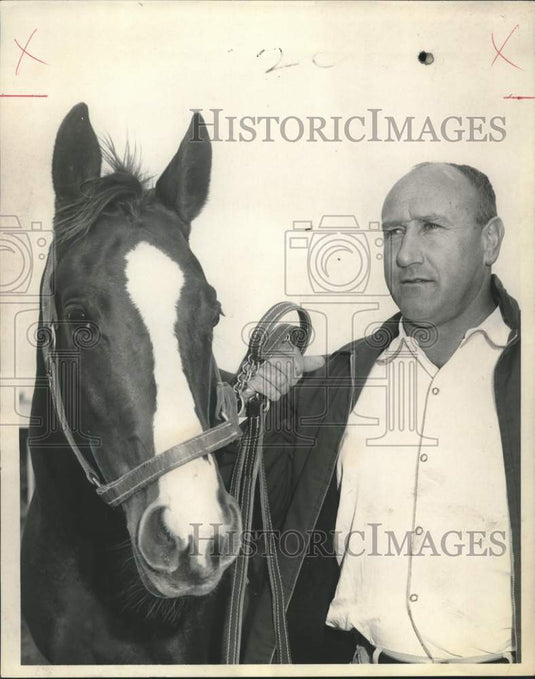 1965 Press Photo Cathy Bars, a fleet-footed filly with owner Pete Maxwell- Historic Images