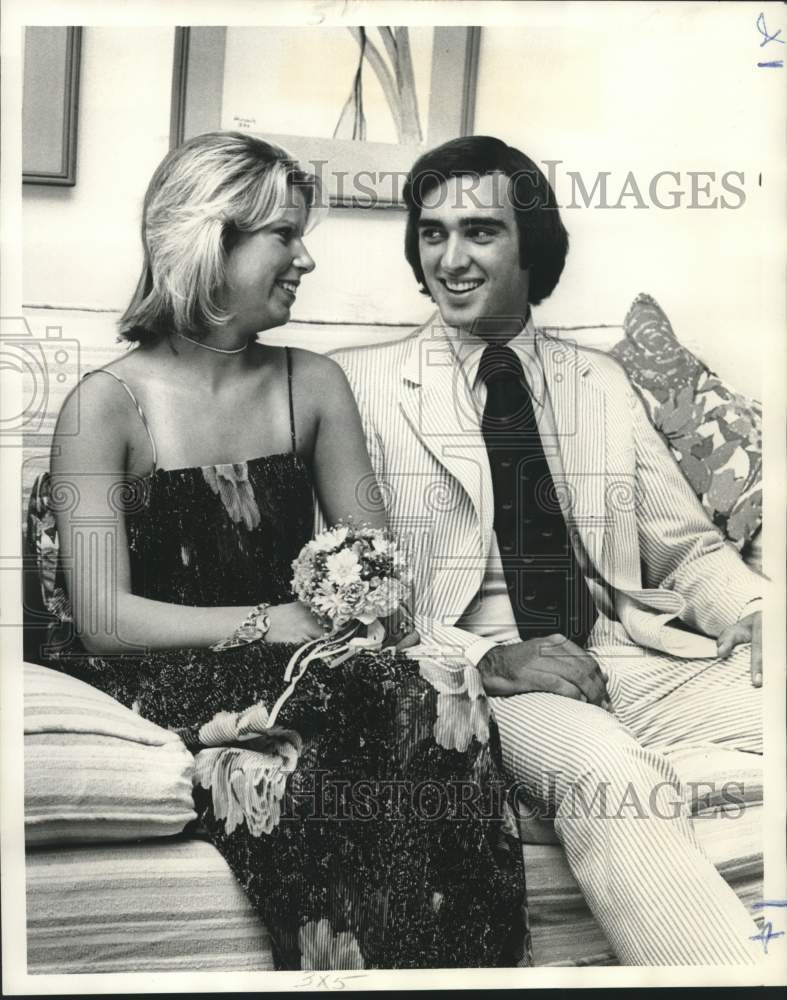 1974 Press Photo Debi Ives and her escort Peter Dupuy- Historic Images