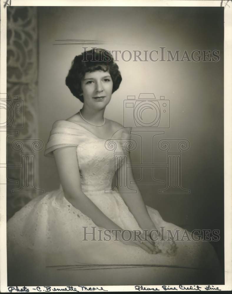 1962 Press Photo Kathleen Moore Mathews- Debutante - nob75461- Historic Images