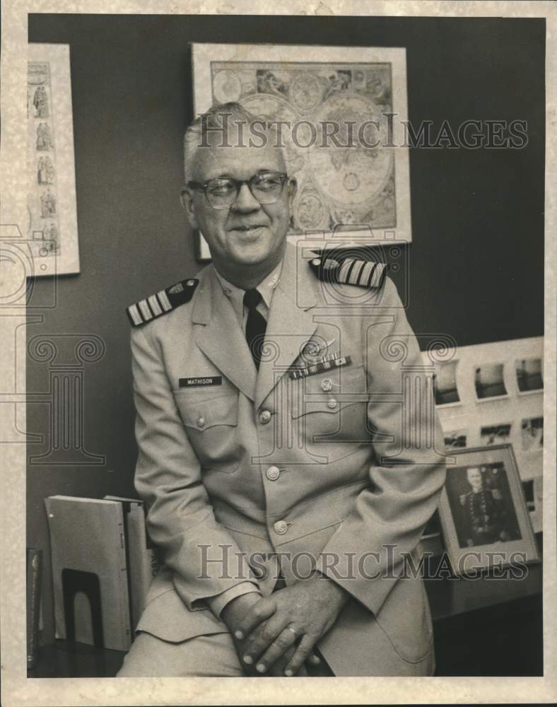 1970 Press Photo Captain Elmer Mathison, Commander- Coast Guard Station