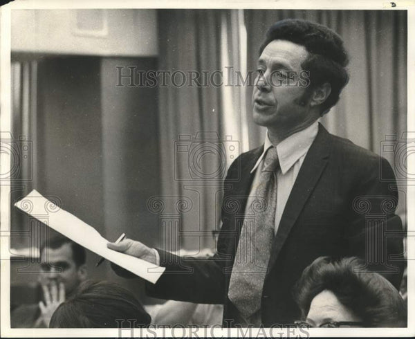 1972 Press Photo George Maynard, claims title to the Mississippi River ...