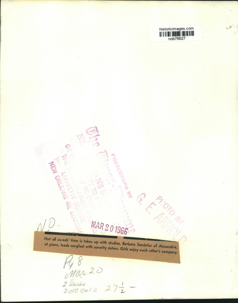 1966 Press Photo Barbara Sandefur leads songfest with sorority sisters