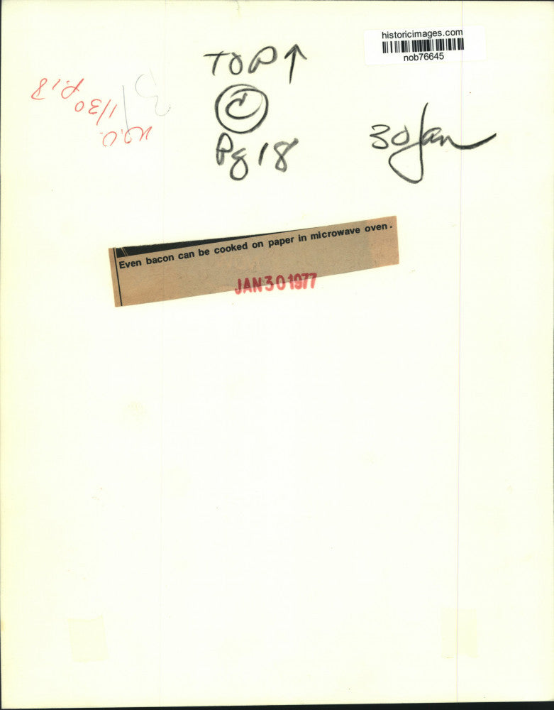 1977 Press Photo Even bacon can be cooked on paper in microwave oven - nob76645