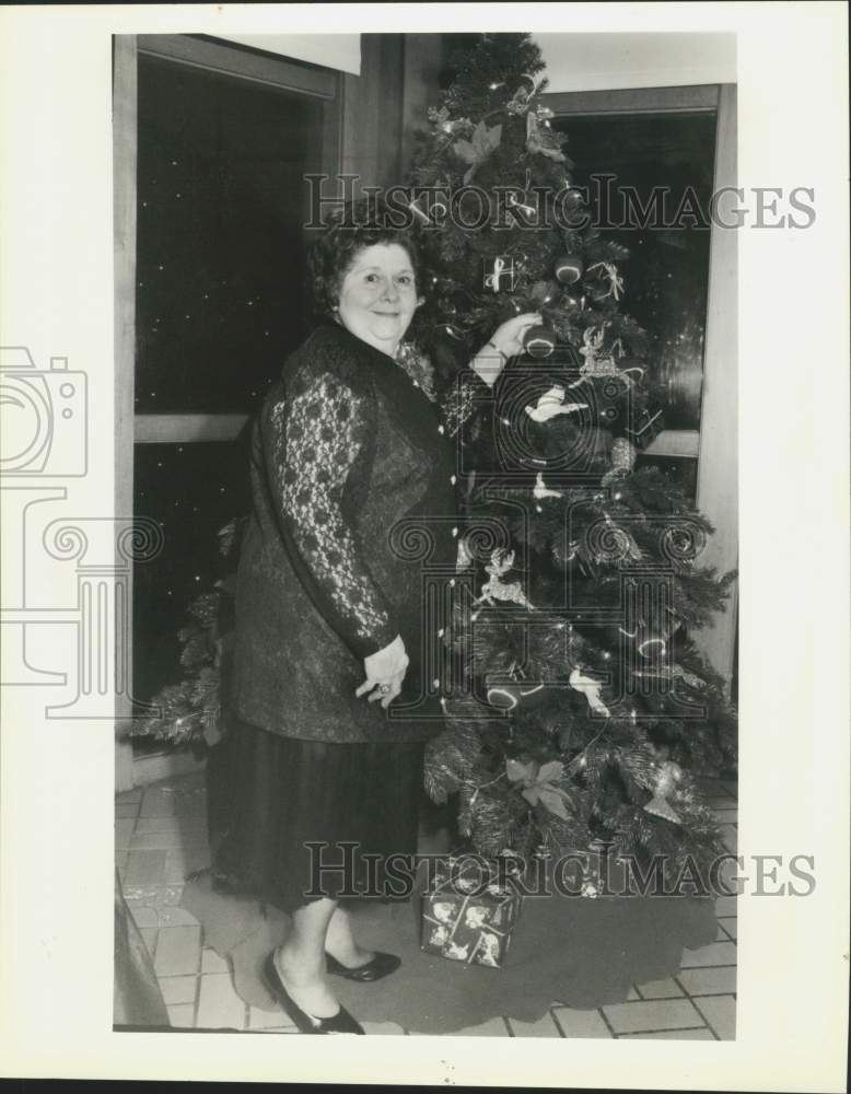 1990 Press Photo Peggy McGregor of Metairie Women&#39;s Club - nob76886- Historic Images