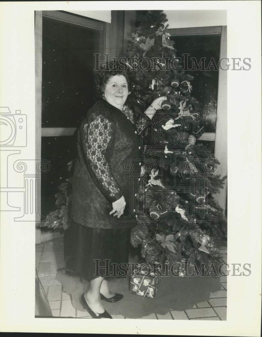 1990 Press Photo Peggy McGregor of Metairie Women's Club - nob76886- Historic Images