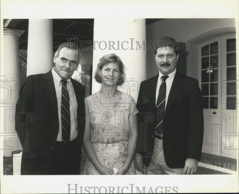 1991 Press Photo Terry McGough, Ann Koerner, Joseph Newell of Landmarks Society- Historic Images