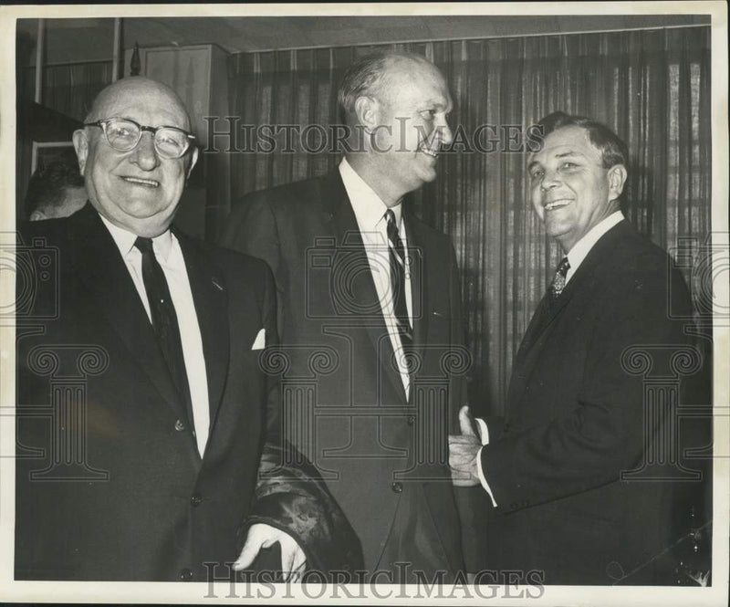 Load image into Gallery viewer, 1966 Press Photo Louisiana Governor John J. McKeithen, New Orleans Airport
