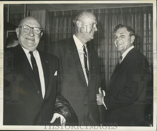 1966 Press Photo Louisiana Governor John J. McKeithen, New Orleans Airport